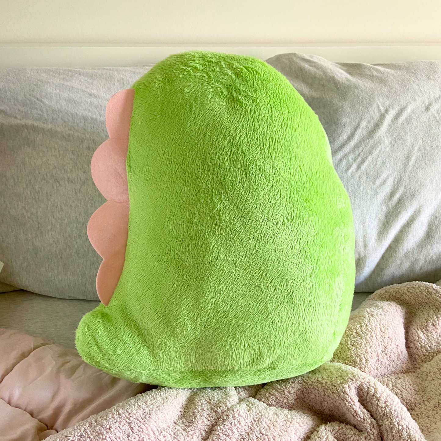 Sumikkogurashi Lizard in Dinosaur Costume Plush