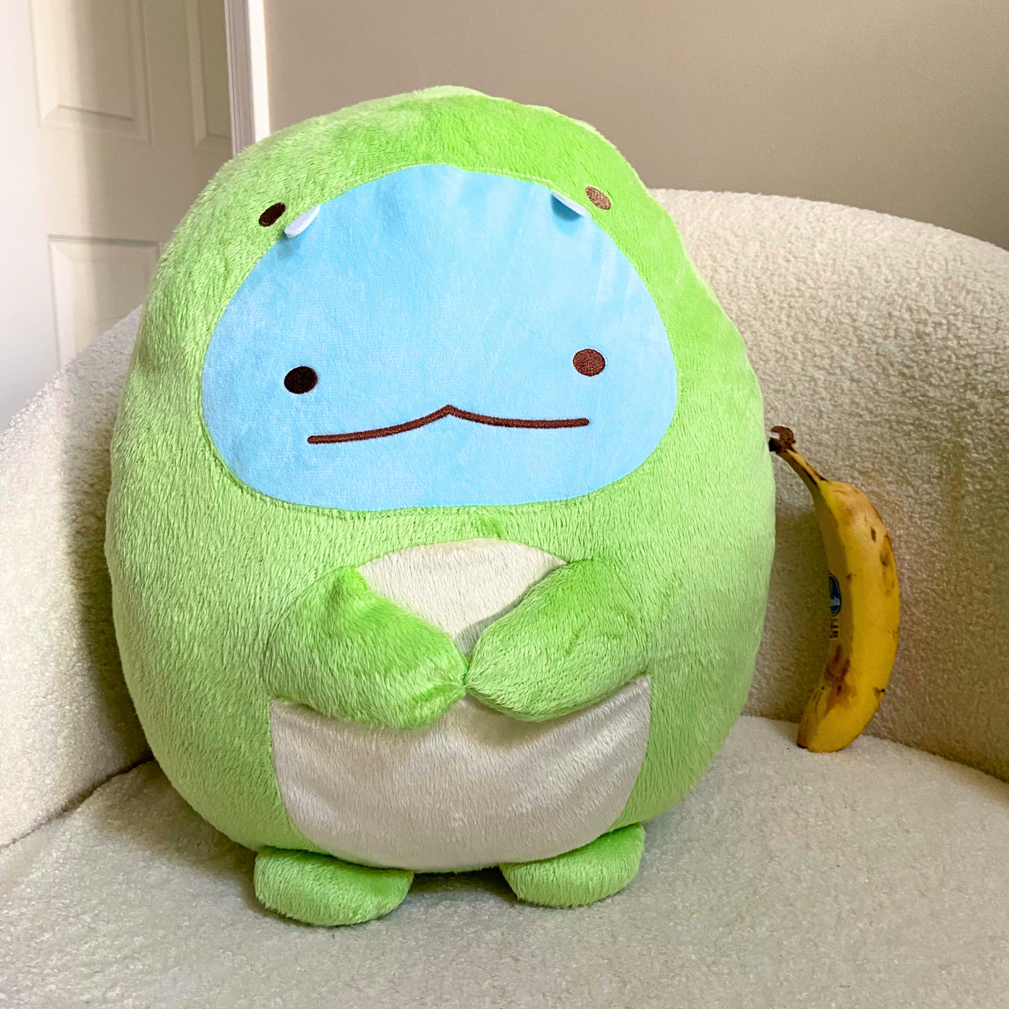 Sumikkogurashi Lizard in Dinosaur Costume Plush